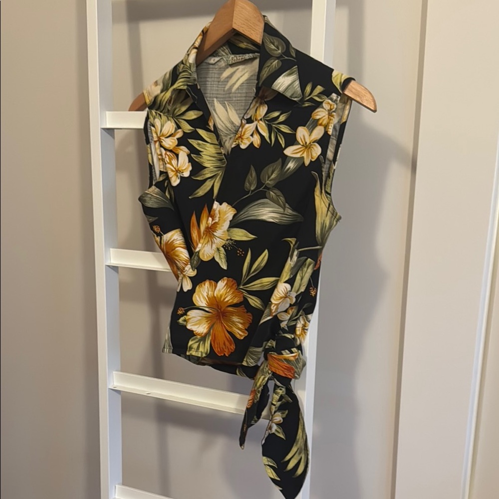 Tommy Bahama silk blend   Stretch Wrap side tie tank blouse - floral Hawaiian